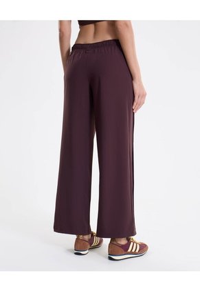 Pantalón Training Aeroflow Bota Amplia Para Mujer Deportiva Color Café Marca Atmos
