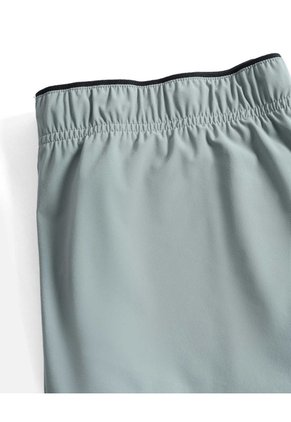 Short Training Con Biker Interno De 7 Pulgadas  Para Hombre Gris Atmos