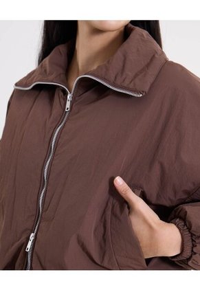 Chaqueta Crop Cuello Alto Ligera  Para Mujer Café Atmos