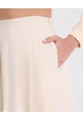 Falda Tableada Silueta Fluida Para Mujer Crema Atmos