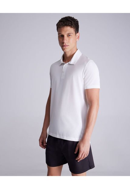 Polo Para Hombre Cuello Maquina Sin Bolsillo Color Marfil Marca Atmos #32110004