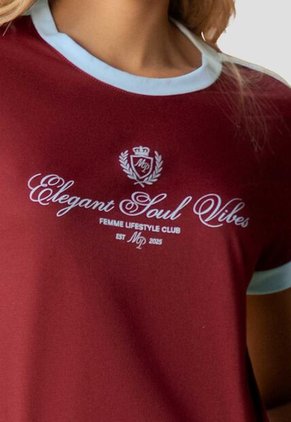 Camiseta Mujer Merlot Atypical 114034