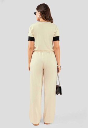 Conjunto Mujer Crema Atypical 113185