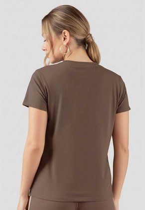Camiseta Mujer Chocolate Atypical 113169