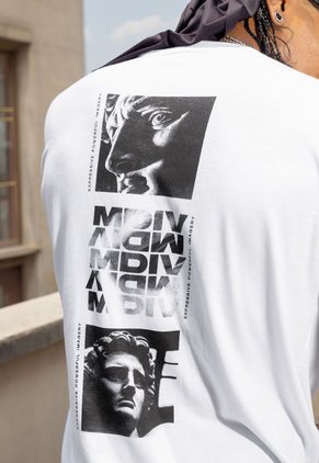 Camiseta Hombre Blanco Atypical 103728