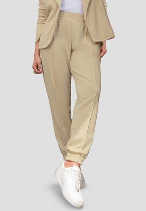 Jogger Mujer Latte Atypical 111946