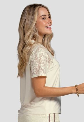 Camiseta Mujer Crema Atypical 114048