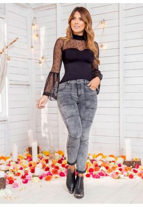 Blusa Juvenil Femenino Negro Atypical