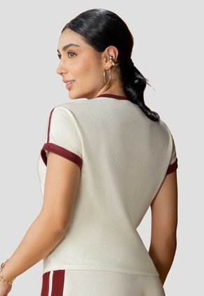 Camiseta Mujer Crema Atypical 113877