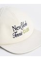 Gorra Crudo Bordado Niña Beige de BABY FRESH