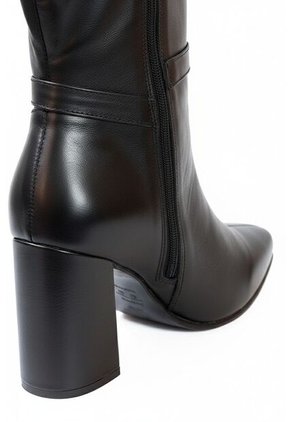 Bota Caña Alta Negra Ballerinas Renata