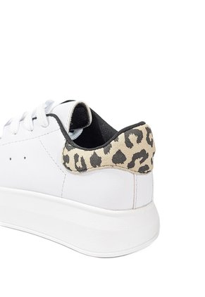 Tenis Niña Blanco Por Animal Print Ballerinas Riley