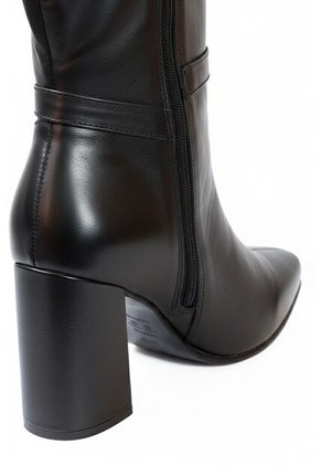 Bota Caña Alta Negra Ballerinas Renata 