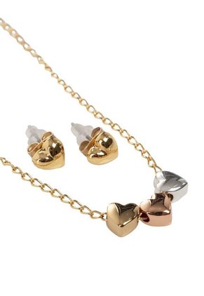 Kit De Cadena Y Aretes Para Niña Amore Oro Bosi