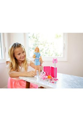 BARBIE EXPLORA Y DESCUBRE BARBIE VIAJERA