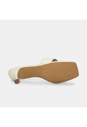 Sandalias Para Mujer Bata Fucsia Perrie Summer