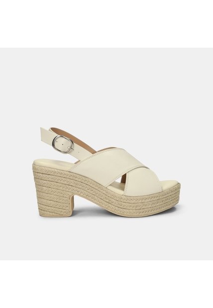 Sandalia Para Mujer Bata Café Claro Sarada