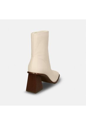 Botas Blanco Bata Jelly Oilo Mujer