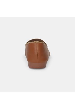 Baleta Para Mujer Bata Beige Gina'S Puntuda