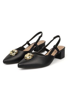 Tacon Bajo Cuadrado Slingback Negro Beira Rio