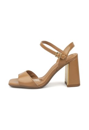 Sandalia Tacon Alto Cuadrado Napa Madri Show Camel Beira Rio