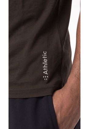 Camiseta Deportiva Café Manga Sisa Para Hombre