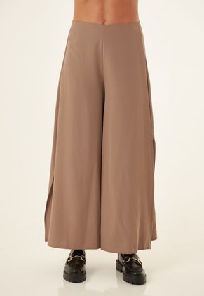 Pantalón Café Con Aberturas Para Mujer
