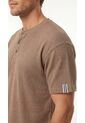 Camiseta Café Manga Corta Cuello Nerú Para Hombre de Belife