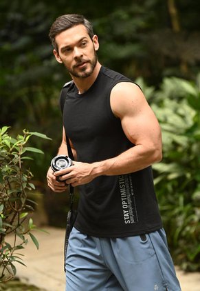 Camiseta Manga Sisa Negra Para Hombre