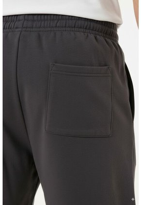 Bermuda Gris En Burda Para Hombre