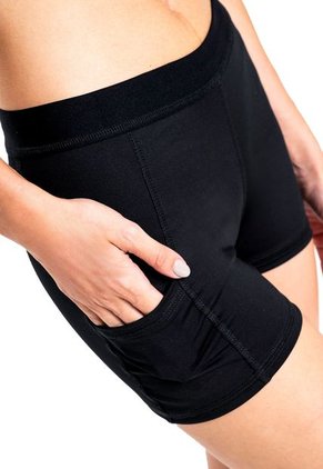 Short Con Pretina Expuesta