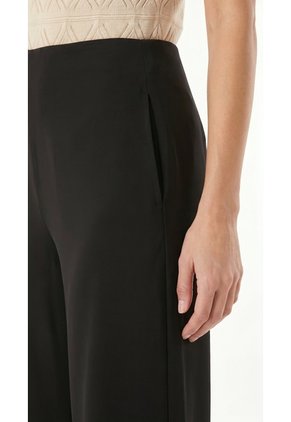 Pantalón Negro Ancho En Scuba Para Mujer