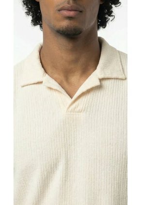 Camiseta Polo Ivory Cuello Cubano Para Hombre