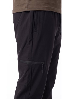 Pantalón Deportivo Negro Con Bota Elástica Para Hombre