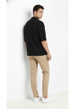 Camiseta Polo Negra Cuello Cubano Para Hombre