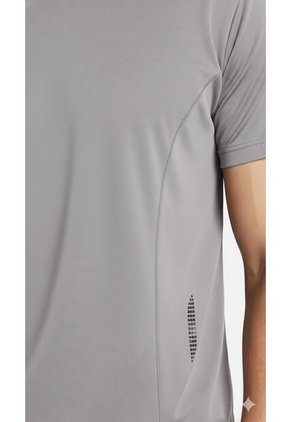 Camiseta Deportiva Gris Para Hombre