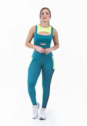 Top Deportivo Verde Puerto Con Detalle Interior Y Elasticos Para Mujer Belife