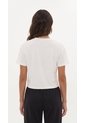 Camiseta Deportiva Ivory Silueta Corta Para Mujer de Belife
