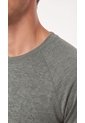 Camiseta Deportiva Gris Raglán Para Hombre de Belife