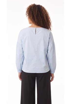 Camiseta Azul Claro Manga Larga Con Abertura En Espalda Para Mujer