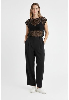 Camiseta Manga Sisa Negra En Encaje Para Mujer