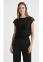 Camiseta Manga Sisa Negra En Encaje Para Mujer de Belife