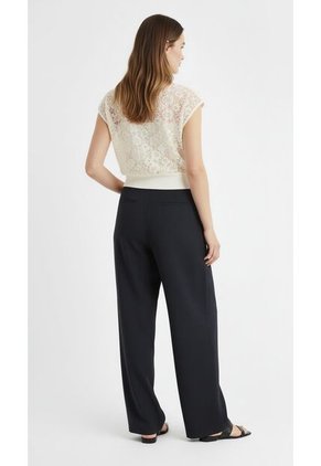 Camiseta Manga Sisa Ivory En Encaje Para Mujer