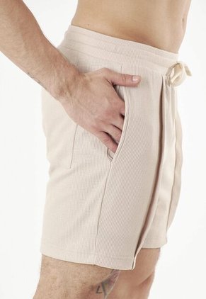 Bermuda Arena Para Hombre En Textura Galleta