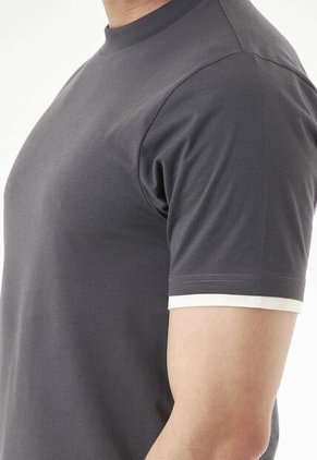 Camiseta Manga Corta Gris Para Hombre
