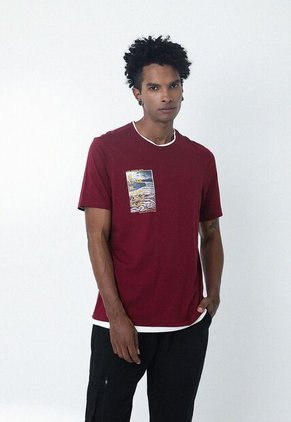 Camiseta Doble Cuello Redondo En Contraste