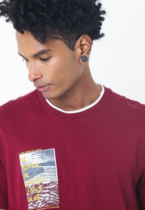 Camiseta Doble Cuello Redondo En Contraste