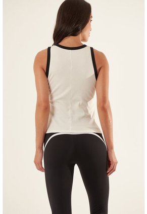 Camiseta Manga Sisa Blanca En Rib Para Mujer