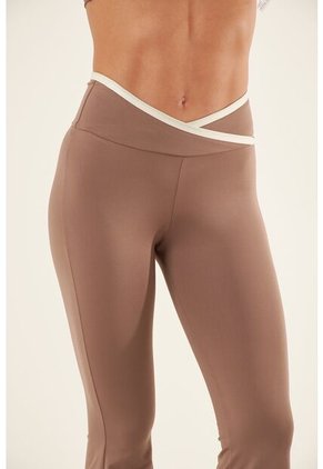 Leggings Bota Ancha Café Con Pretina Cruzada Para Mujer