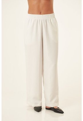 Pantalón Amplio Ivory Con Bolsillos Para Mujer